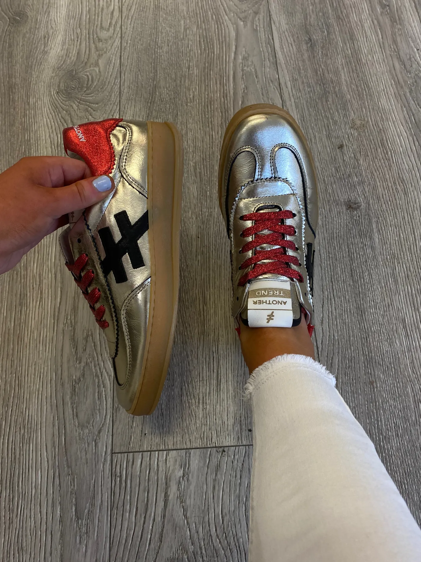another_trend__a_gold_and_0.webp ANOTHER TREND - A032 Gold and Red Trainer