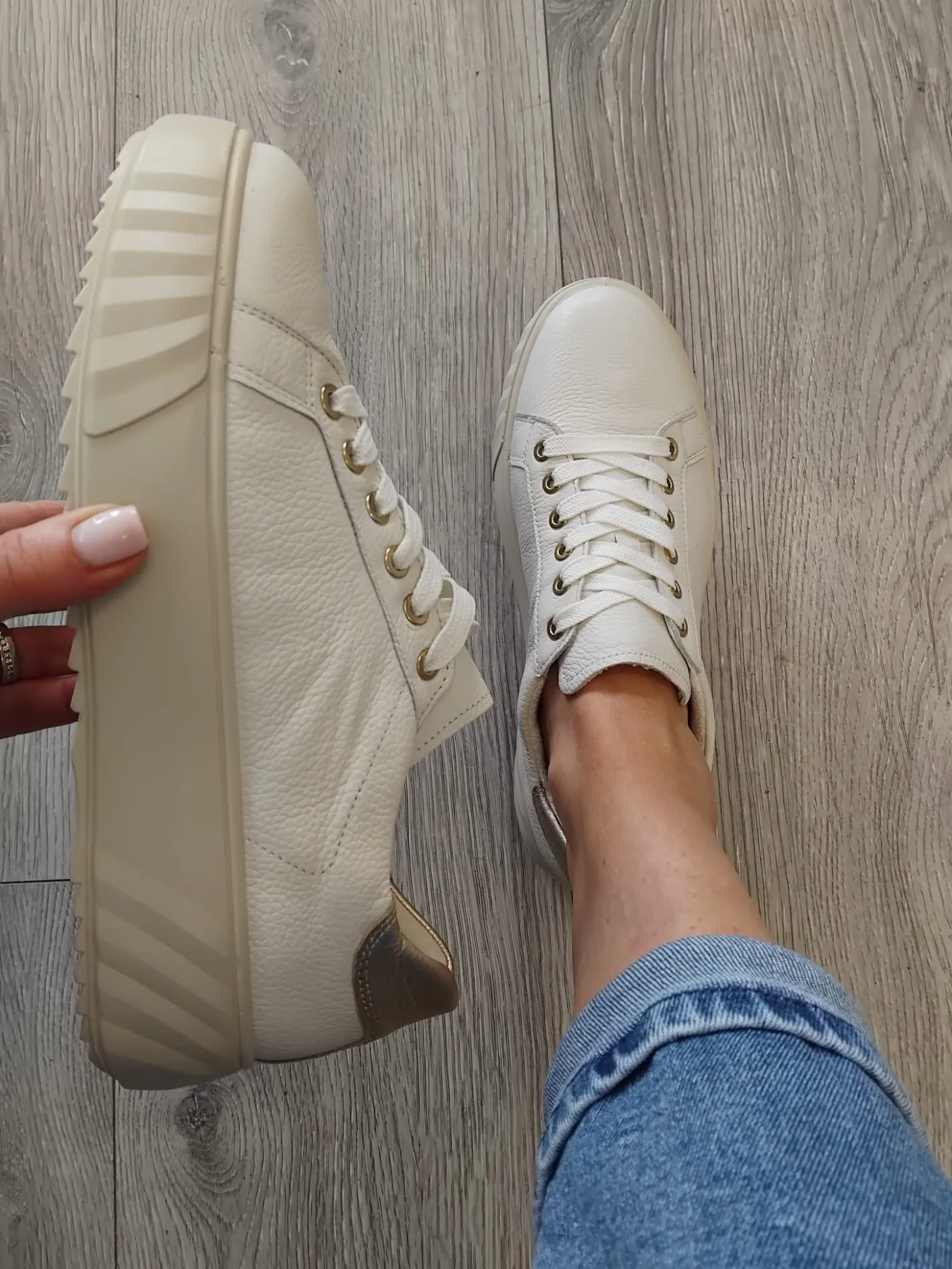 ara___cream_trainers_with_0.webp Ara - 46523 Cream Trainers with a Gold Trim