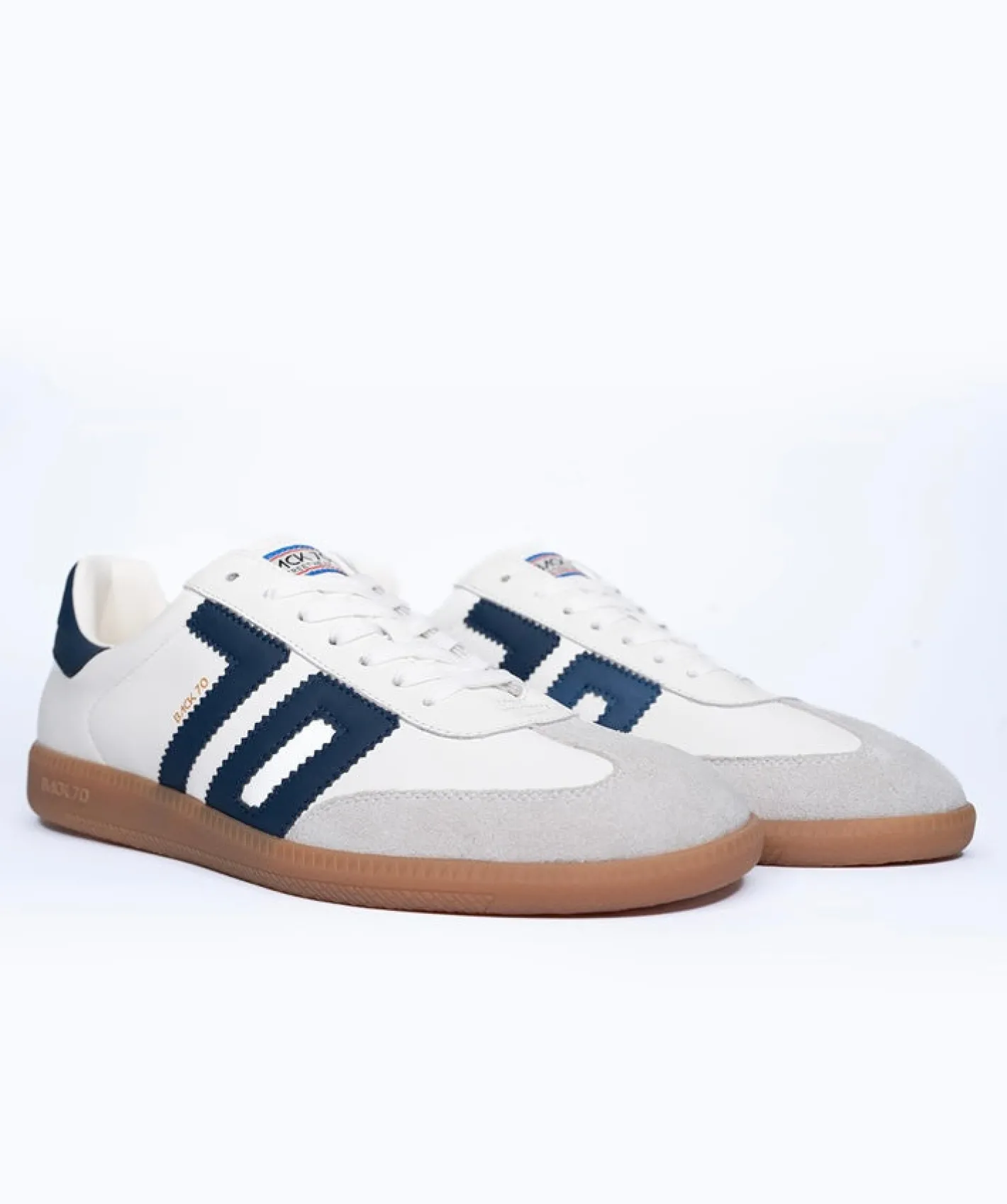 back____white_amp_navy_tr_1.webp Back 70 - 2505-16 White & Navy Trainer