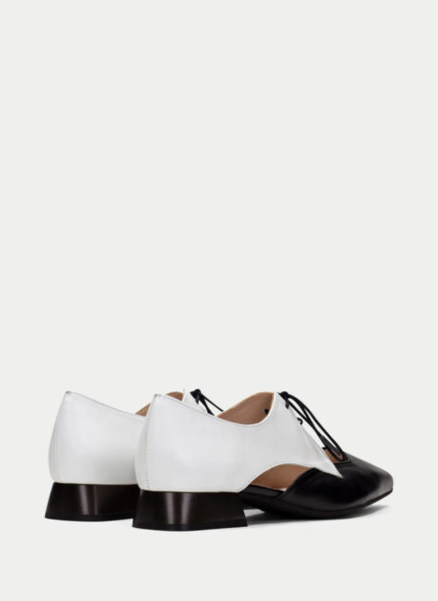 hispanitas__hv_black_and__2.webp Hispanitas - HV253858 Black and White Laced Shoe