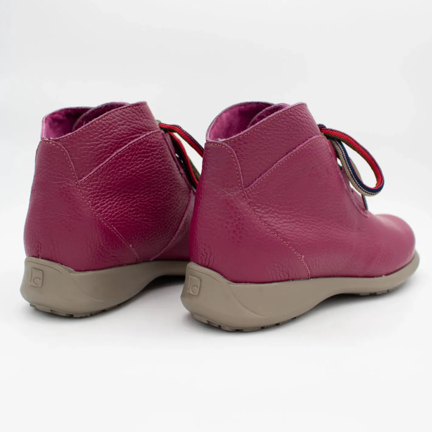 jose_saenz___berry_walkin_1.webp Jose Saenz - 2082 Berry Walking Boot