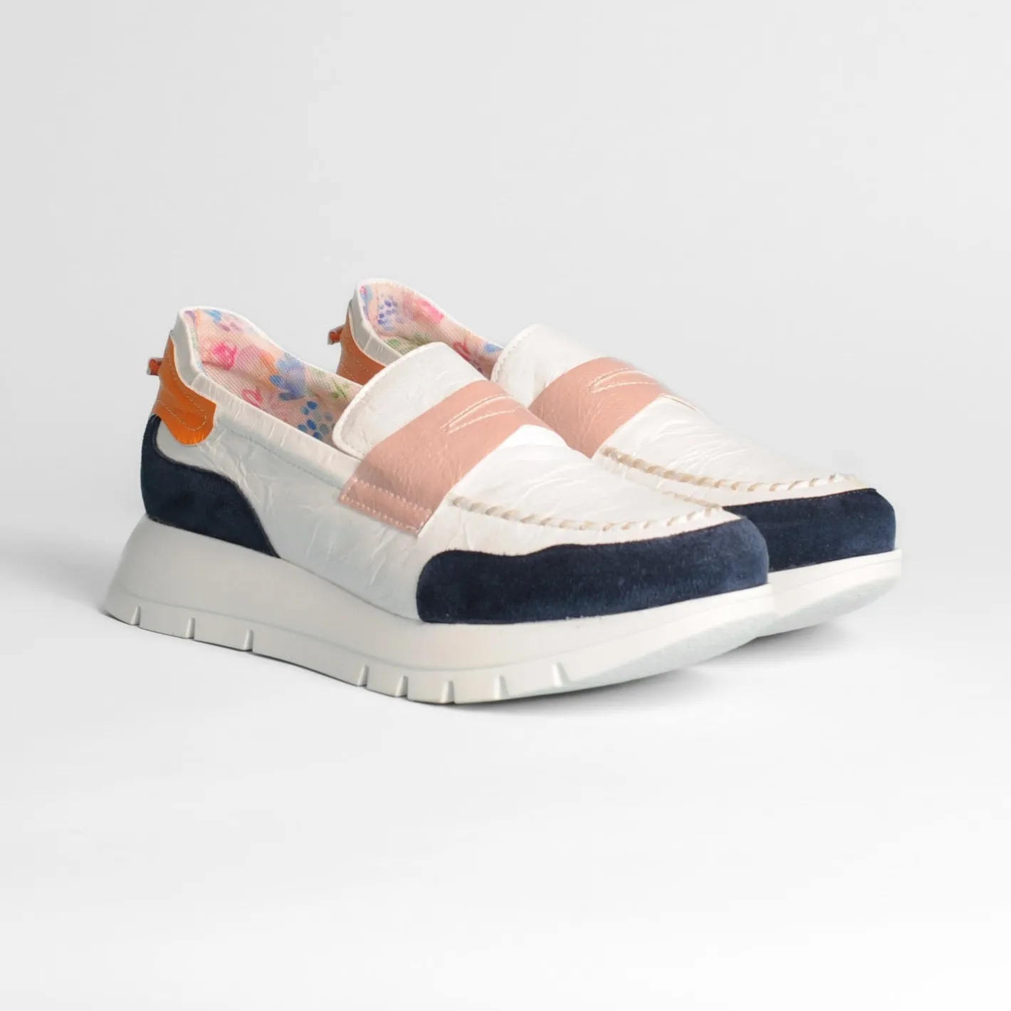 jose_saenz___white_and_na_3.webp Jose Saenz - 2290 White and Navy Wedge Loafer