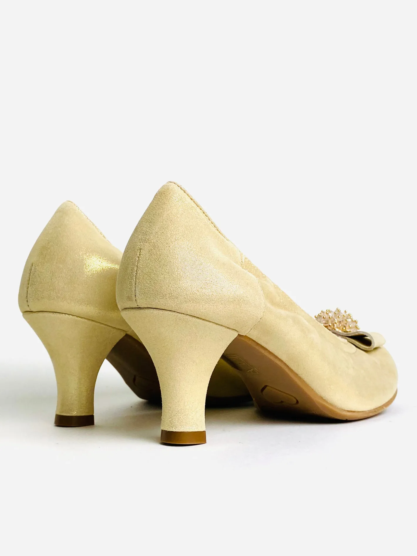 le_babe___gold_court_shoe_1.webp Le Babe - 3047 Gold Court Shoe*