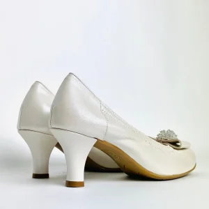 Le Babe - 3047 Ivory leather Cluster Court shoe with a Kitten heel*