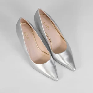 Lodi - Jona Silver Leather Court with a Kitten heel*