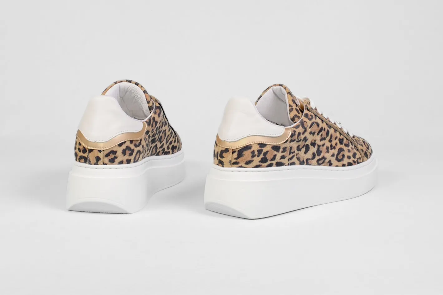 meline___leopard_platform_2.webp Meline - 608 Leopard Platform Trainer