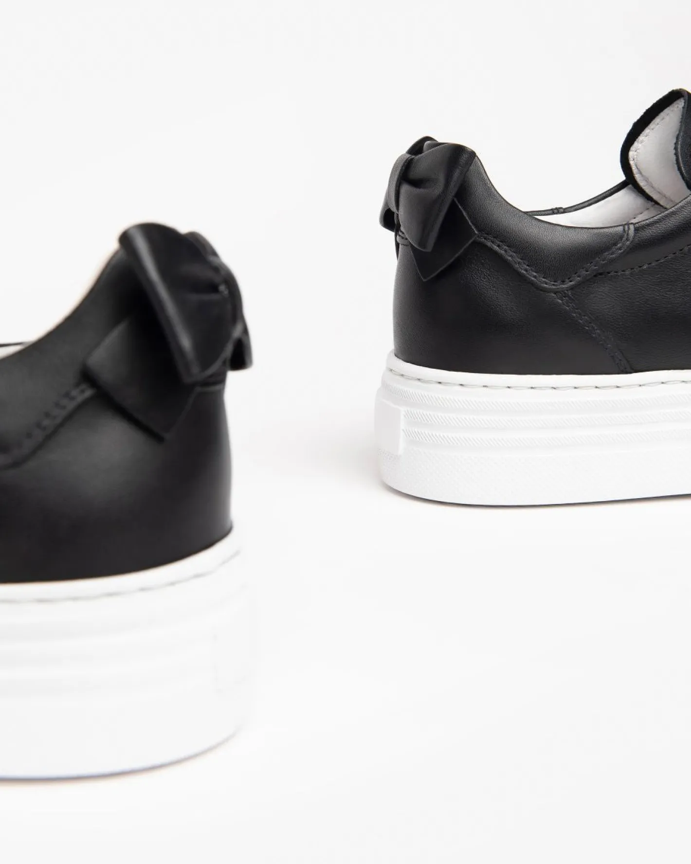 nerogiardini__ed_black_bo_3.webp NeroGiardini - E306520D Black Bow Leather Trainer