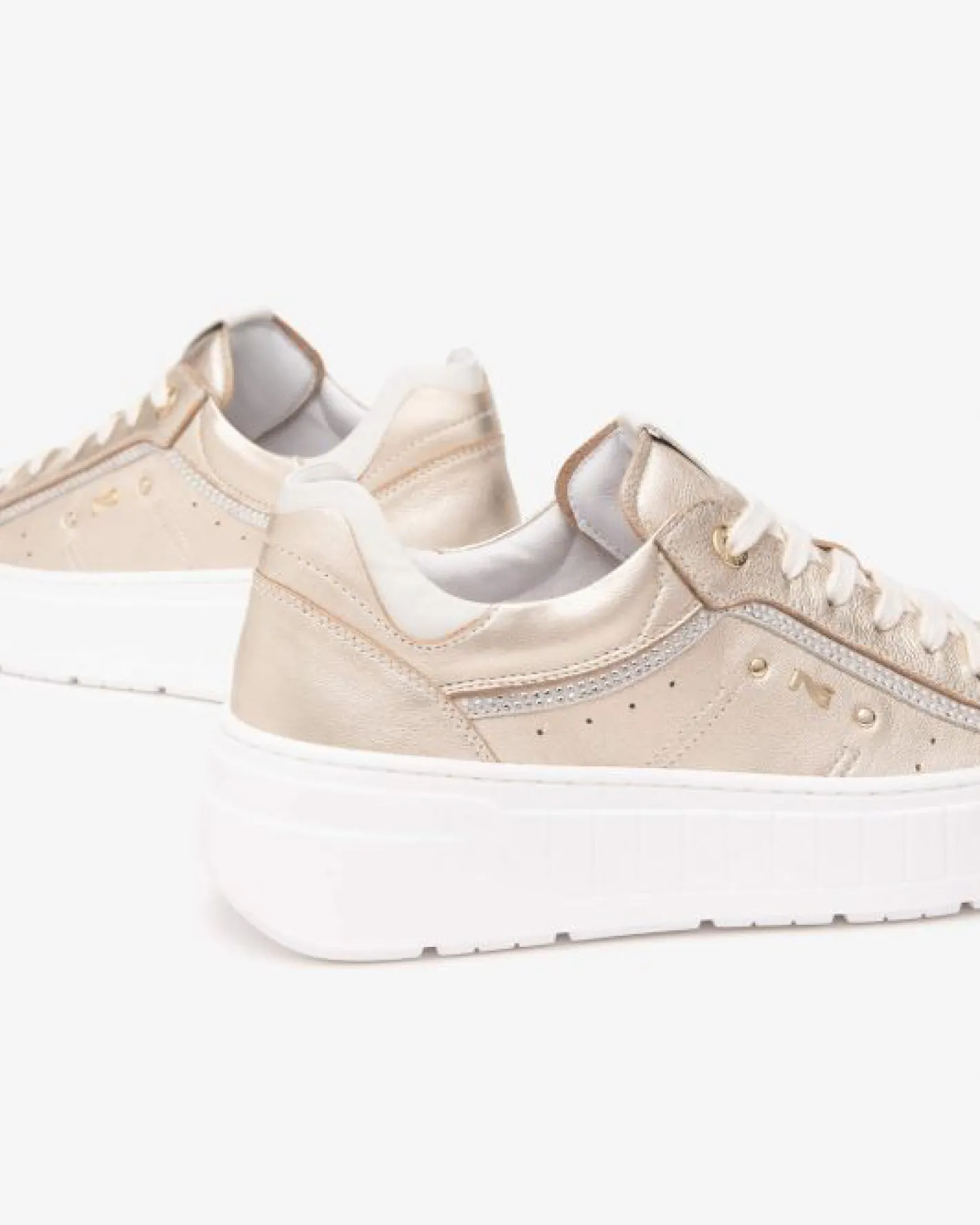 nerogiardini__ed_gold_stu_2.webp NeroGiardini - E513094D Gold Stud Trainer