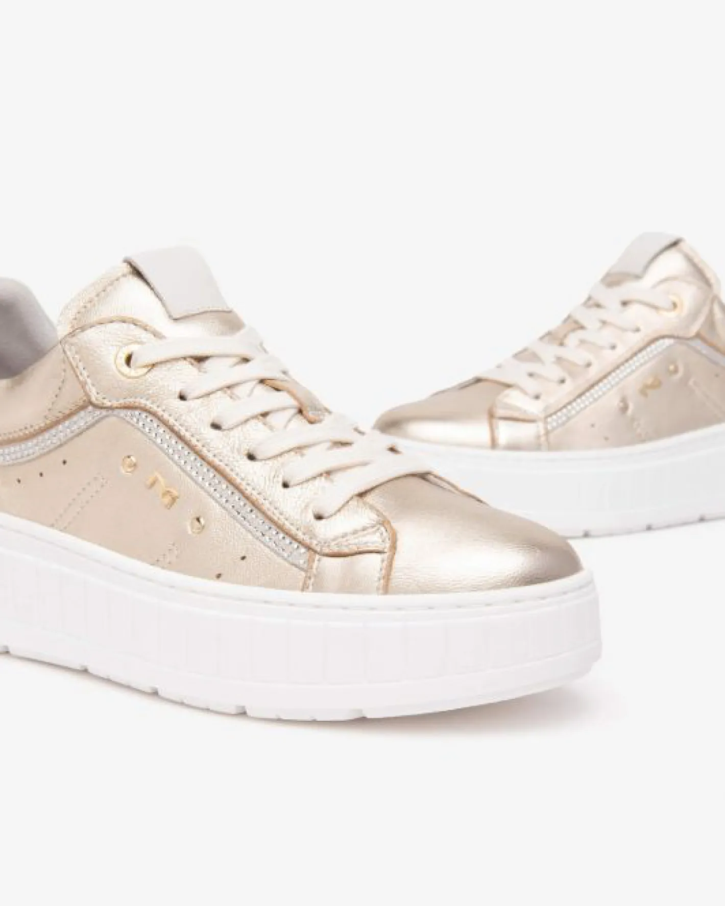 nerogiardini__ed_gold_stu_3.webp NeroGiardini - E513094D Gold Stud Trainer