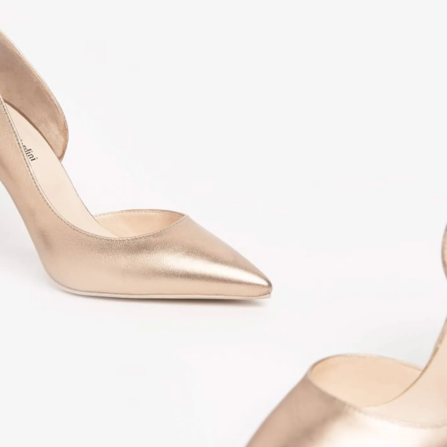 nerogiardini__ede_gold_co_3.webp NeroGiardini - E218332DE Gold Court Shoe