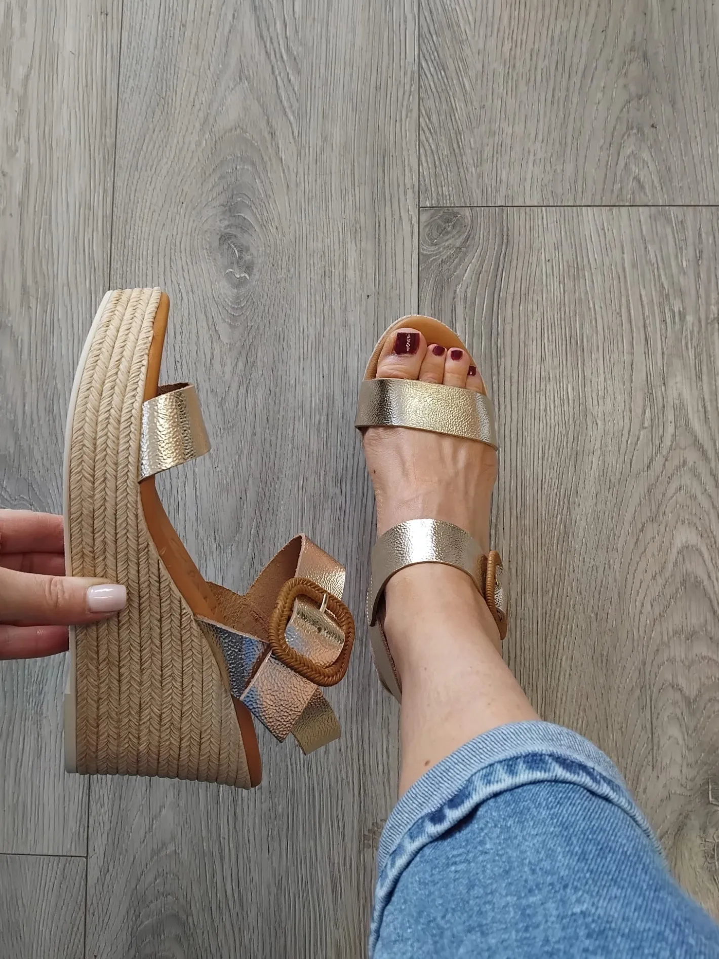 oh_my_sandals___gold_wedg_0-1.webp Oh My Sandals - 5728 Gold Wedge Sandal