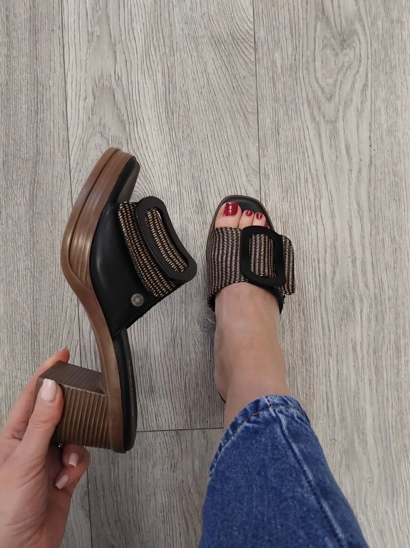 refresh___black_buckle_sl_0.webp Refresh - 172522 Black Buckle Slide