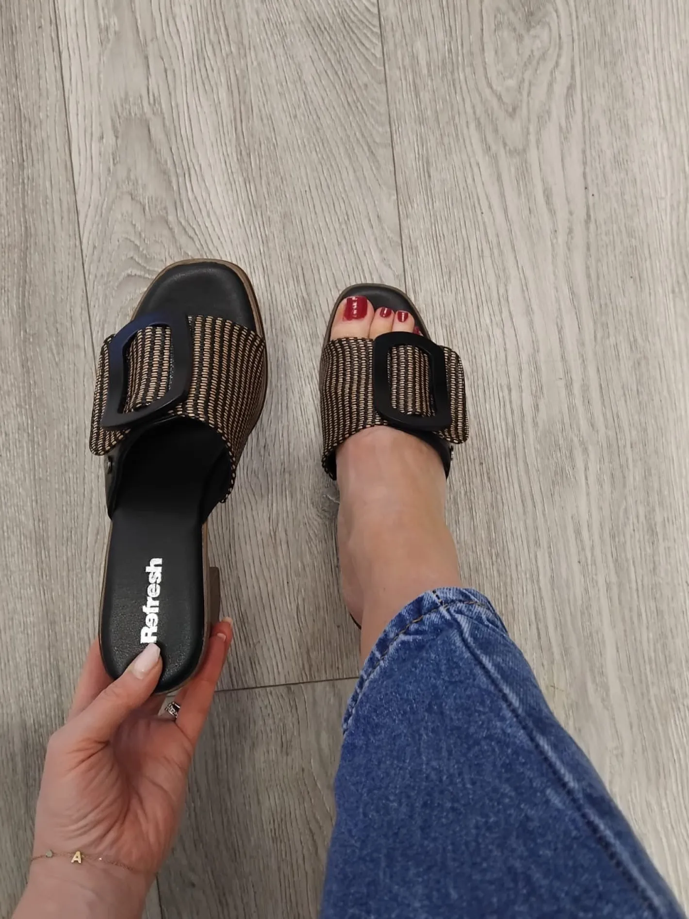 refresh___black_buckle_sl_1.webp Refresh - 172522 Black Buckle Slide