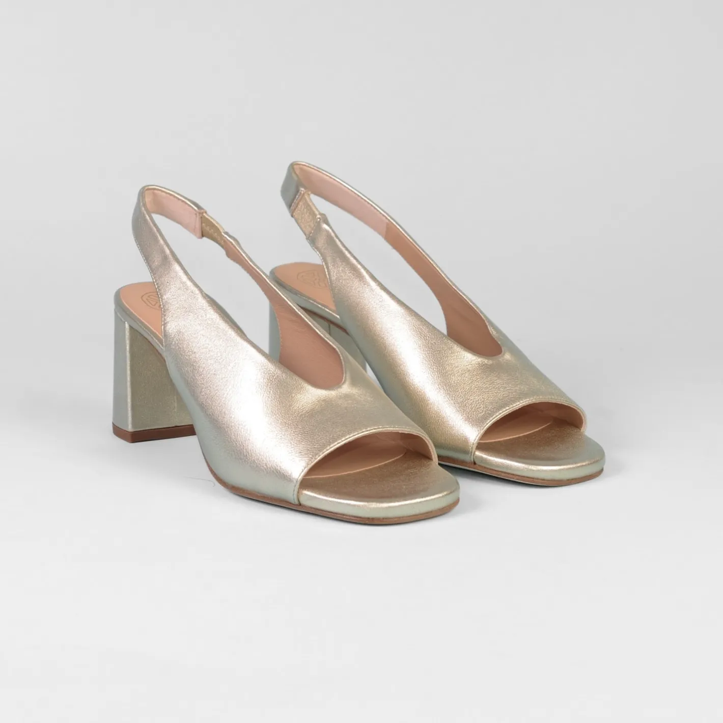 unisa__mondy_gold_slingba_2.webp Unisa - Mondy Gold Slingback