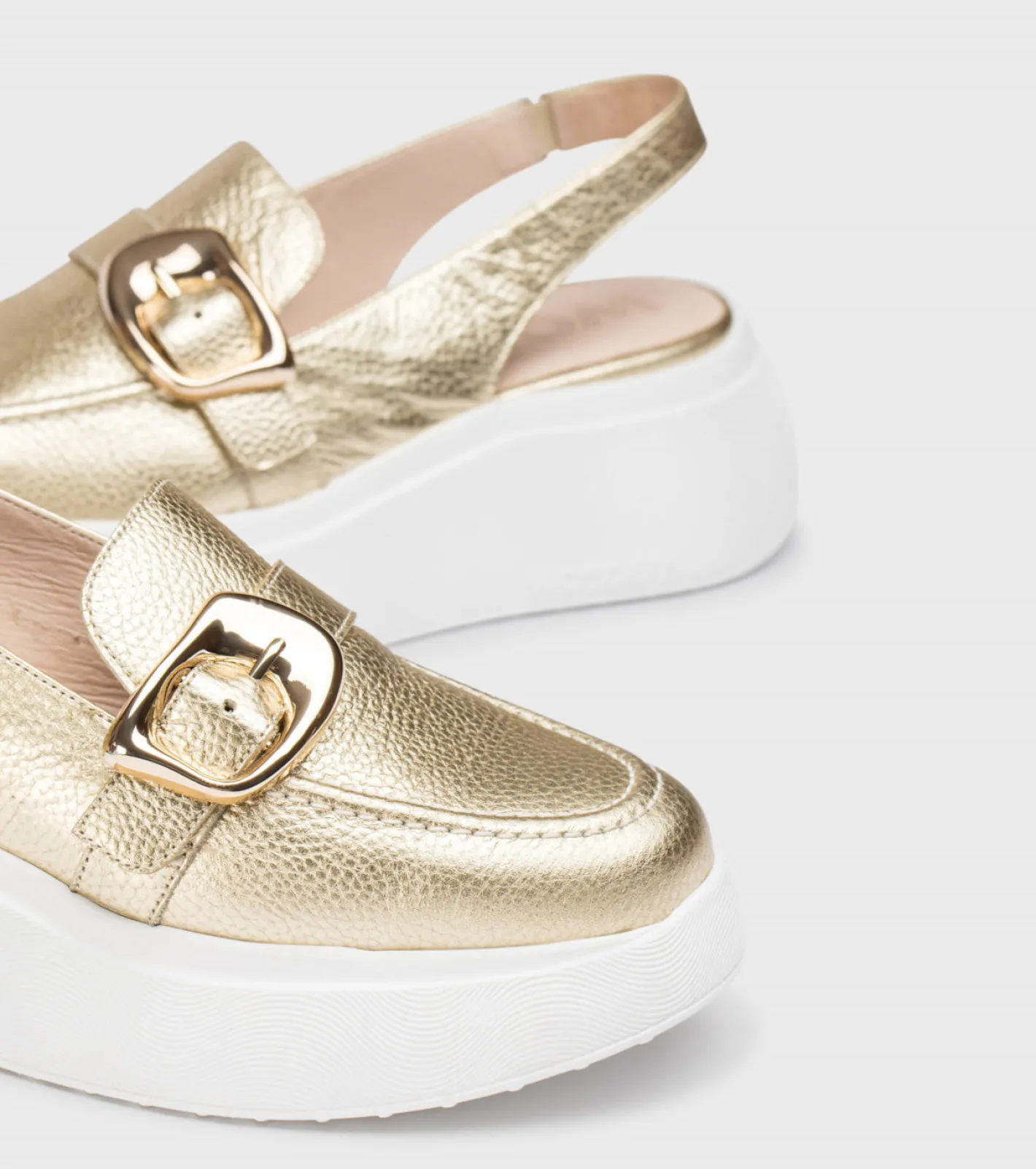 wonders__a_gold_wedge_sli_1.webp Wonders - A-3624 Gold Wedge Slingback