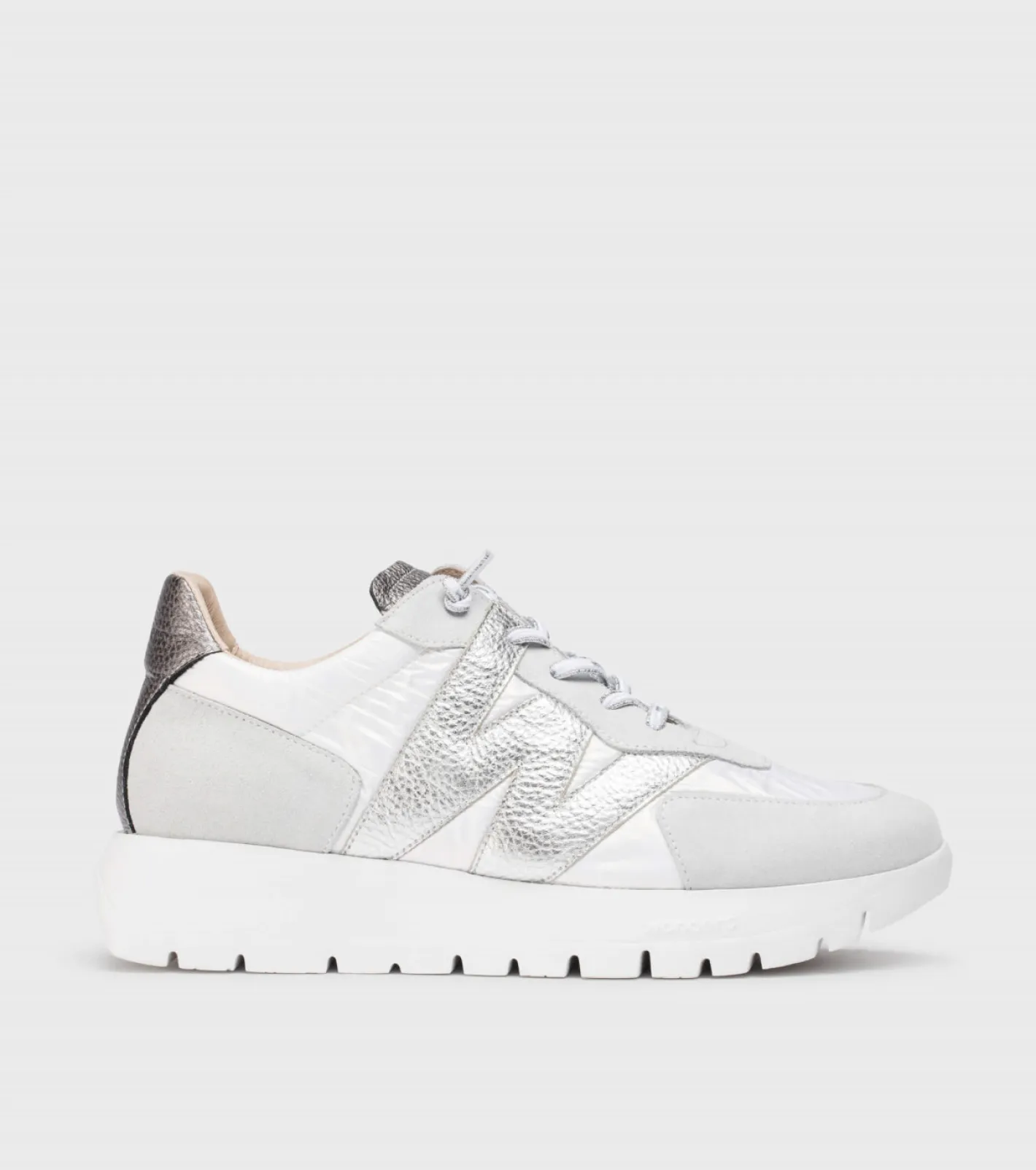 wonders__a_white_and_silv_0.webp Wonders - A-2464 White and Silver Slip On Trainer