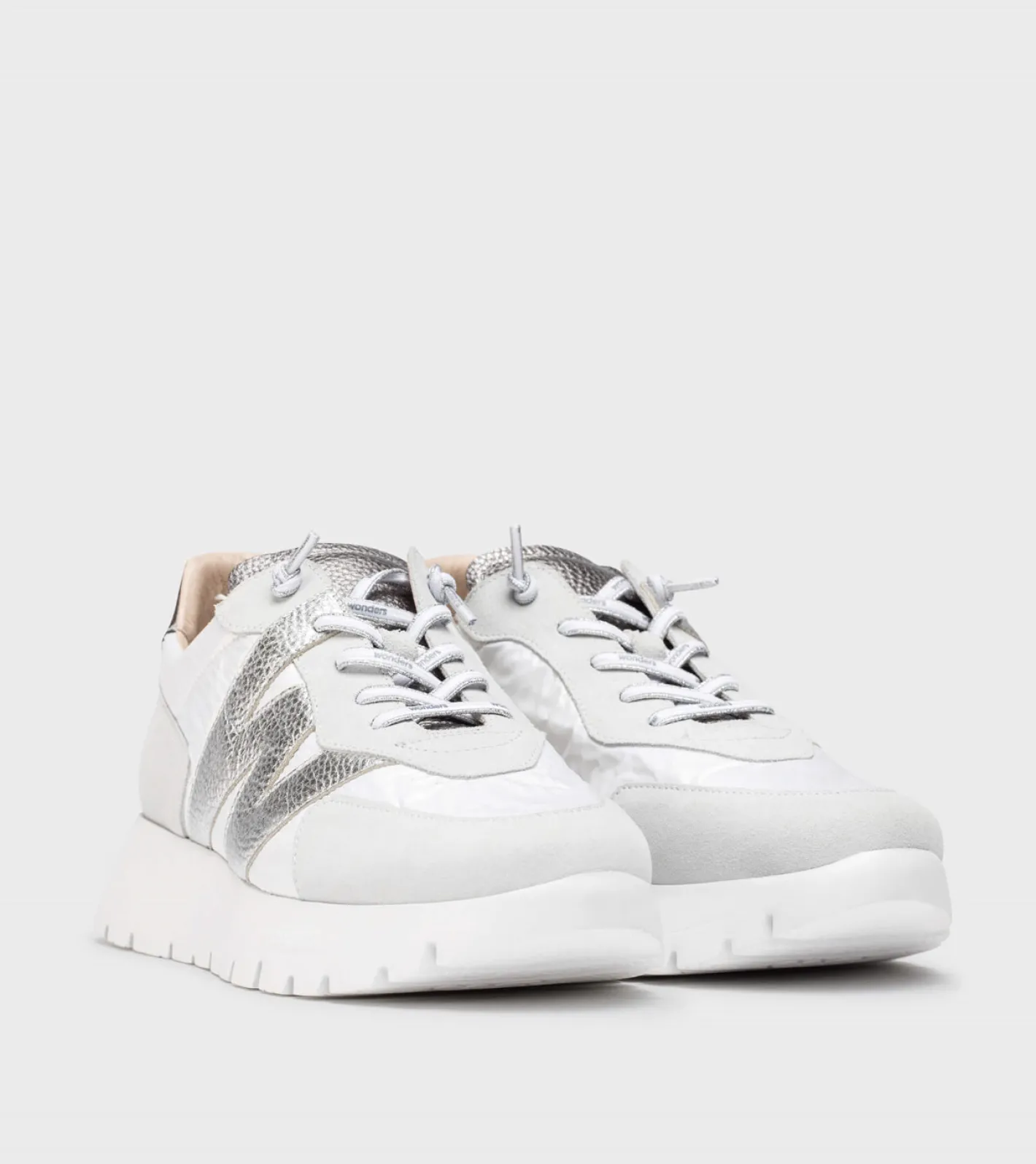 wonders__a_white_and_silv_1.webp Wonders - A-2464 White and Silver Slip On Trainer