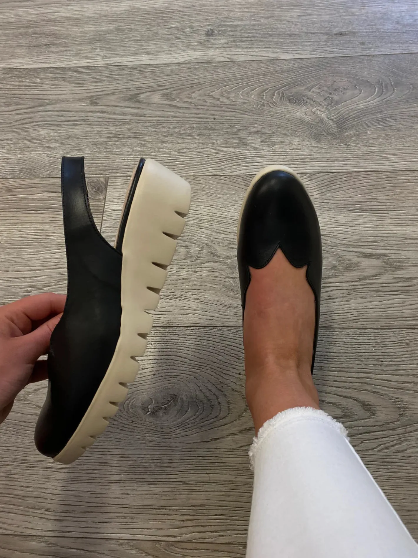 wonders__c_black_fly_wedg_1.webp Wonders - C-33260 Black “Fly” Wedge Slingback