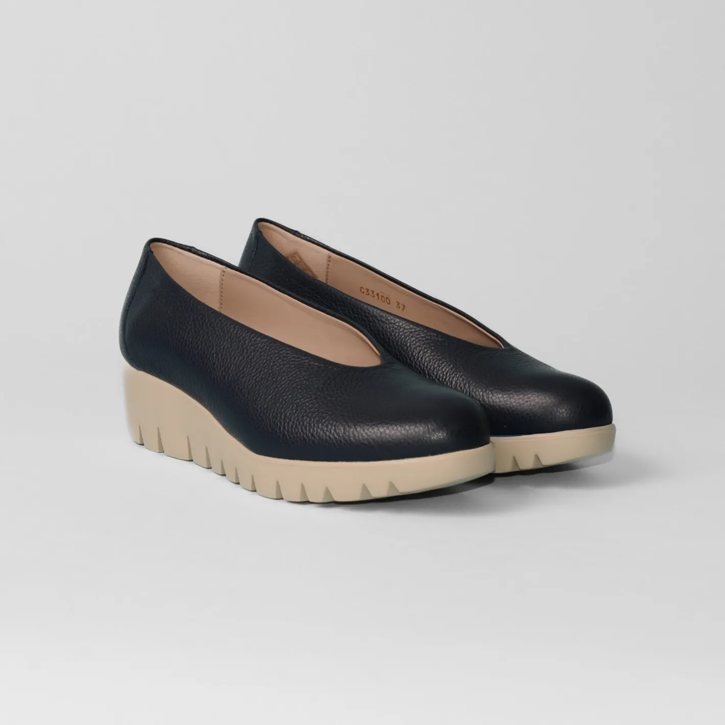 wonders__c_navy_fly_wedge_3.webp Wonders - C-33100 Navy “Fly” Wedge Shoe